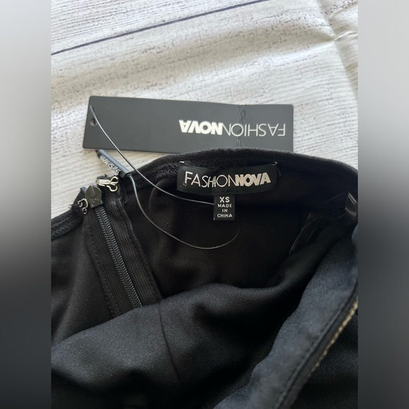 BEAUTIFUL Fashiona Black Rhinestone Fitted Jumpsuit🖤NEW with Tags!! Never worn - Picture 8 of 14